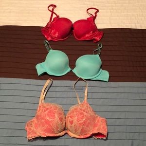 Women’s Victoria  Secrets & Pink bras (set of 3)